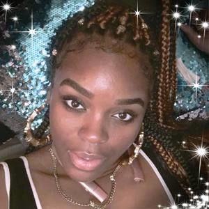 Meet your Posher, Ramona